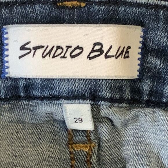 STUDIO BLUE, jean. Tapered ankle, cotton blend, stretchy, good condition size 29 - Picture 2 of 14